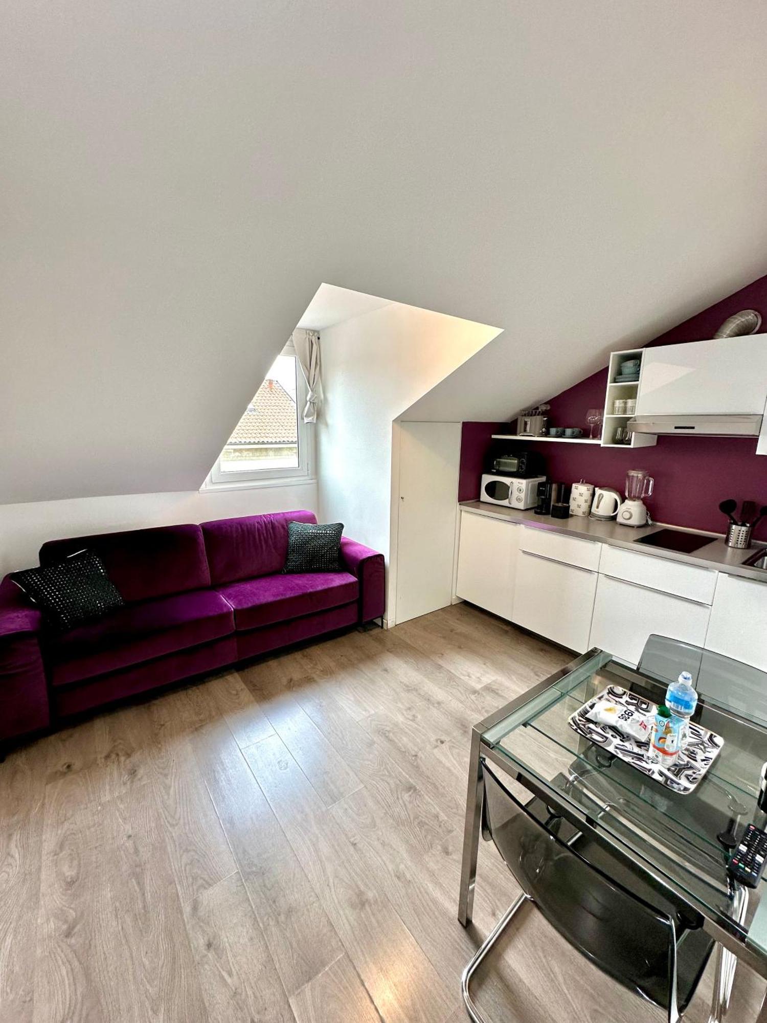 Purple House - Garibaldi Fs Apartment *